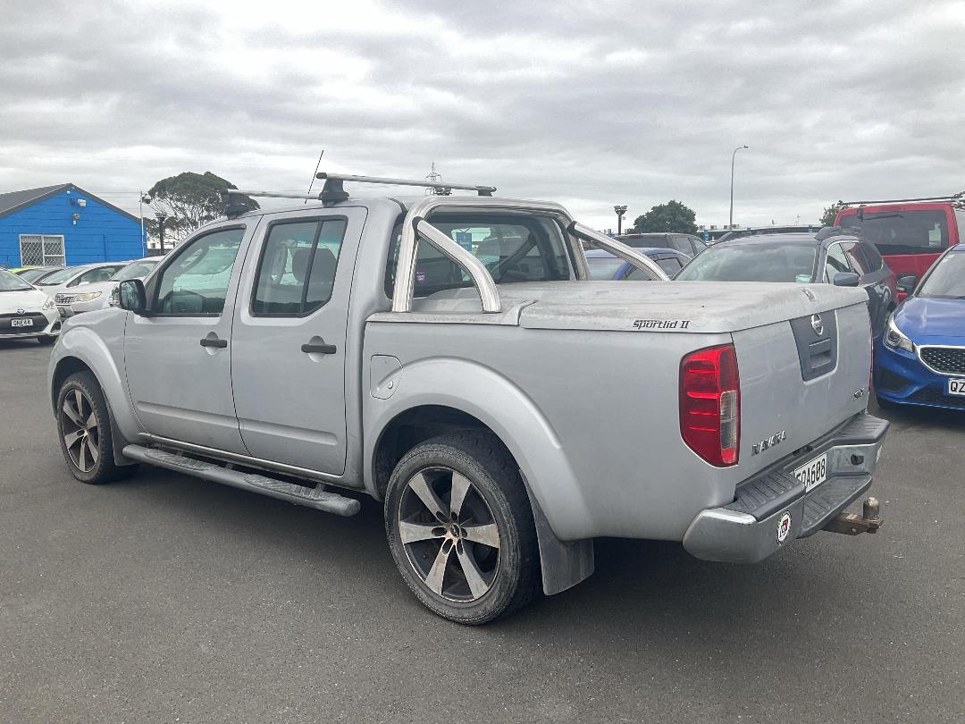 Photo '5' of Nissan Navara D/C ST-X