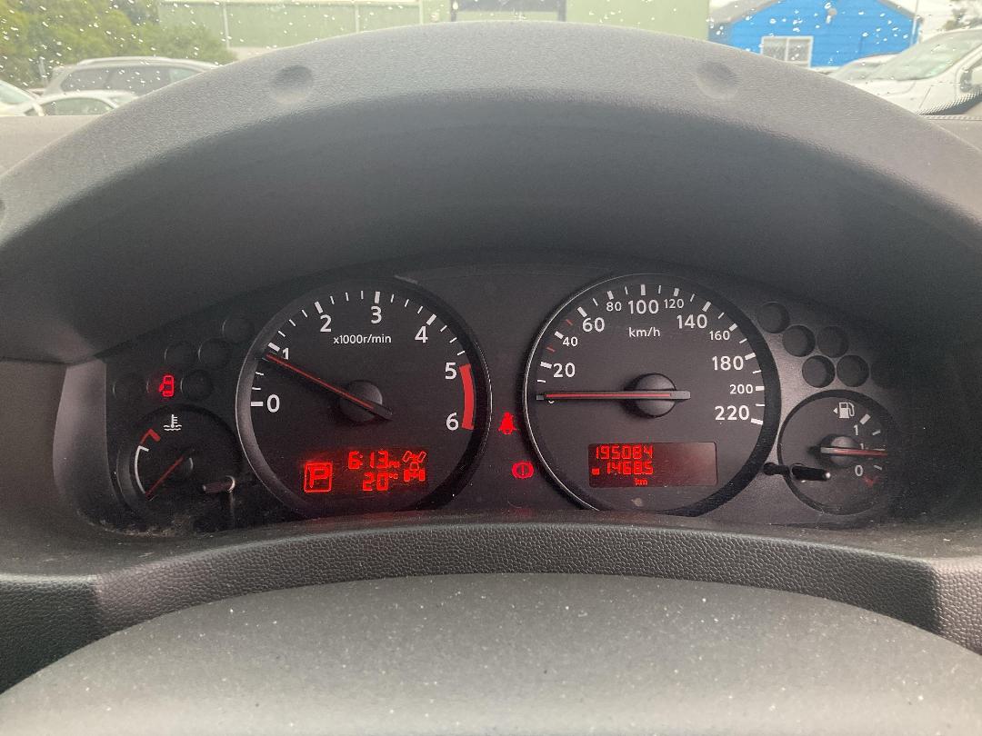 Photo '8' of Nissan Navara D/C ST-X