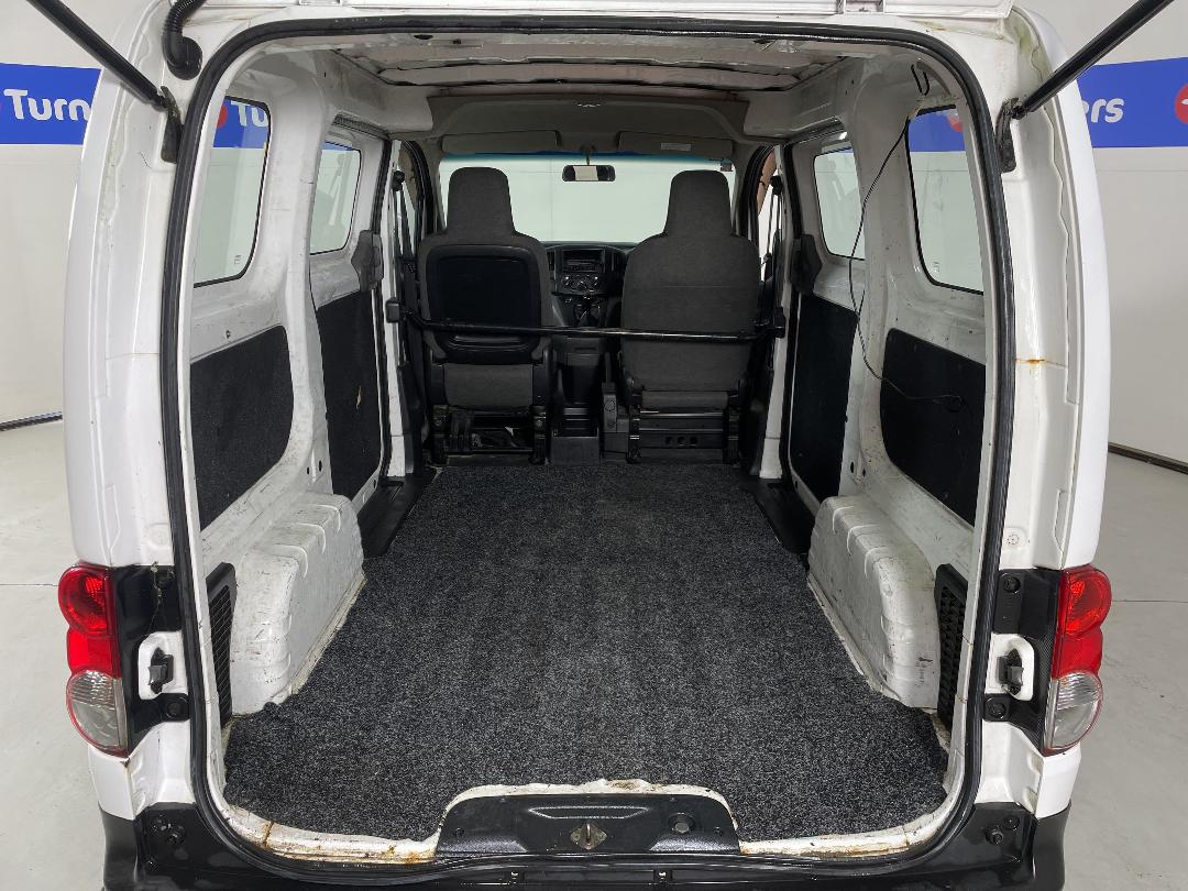 Photo '14' of Nissan NV200 Photo '14' of Nissan NV200