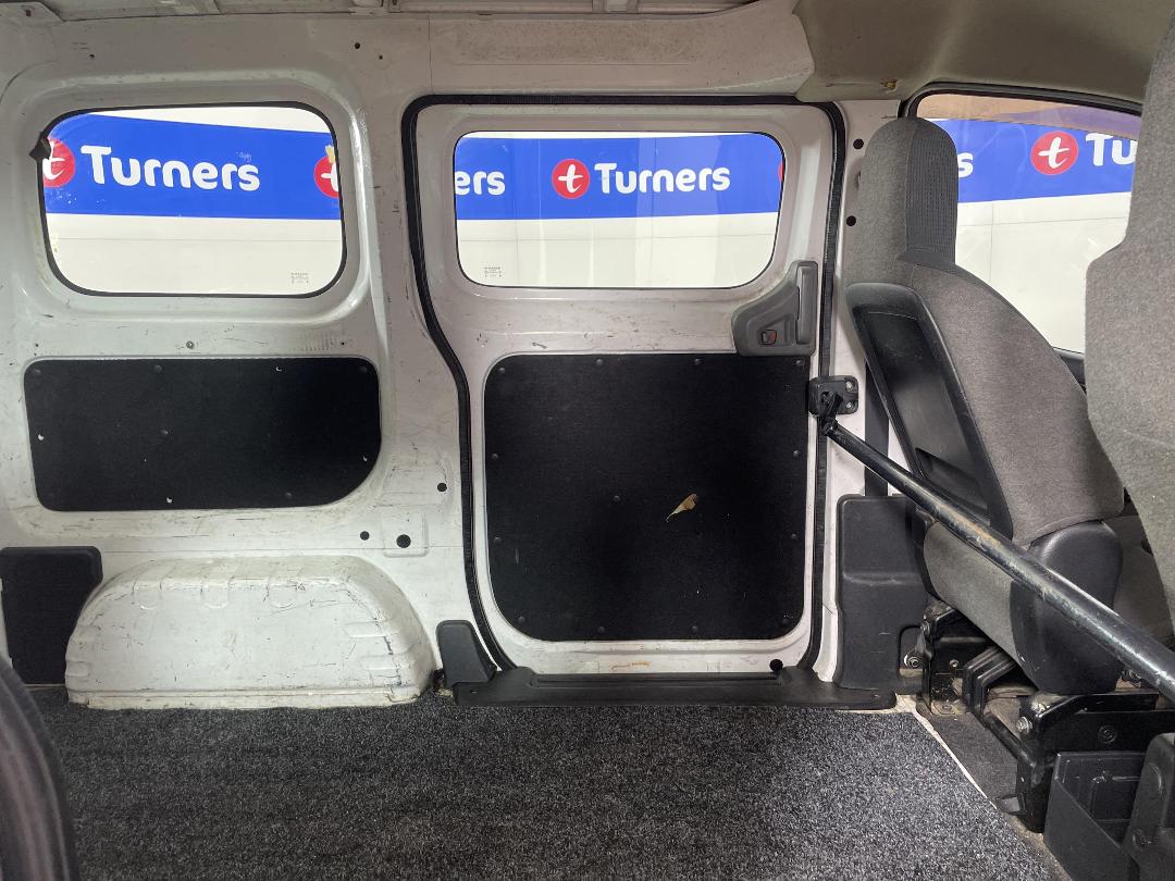 Photo '19' of Nissan NV200 Photo '19' of Nissan NV200