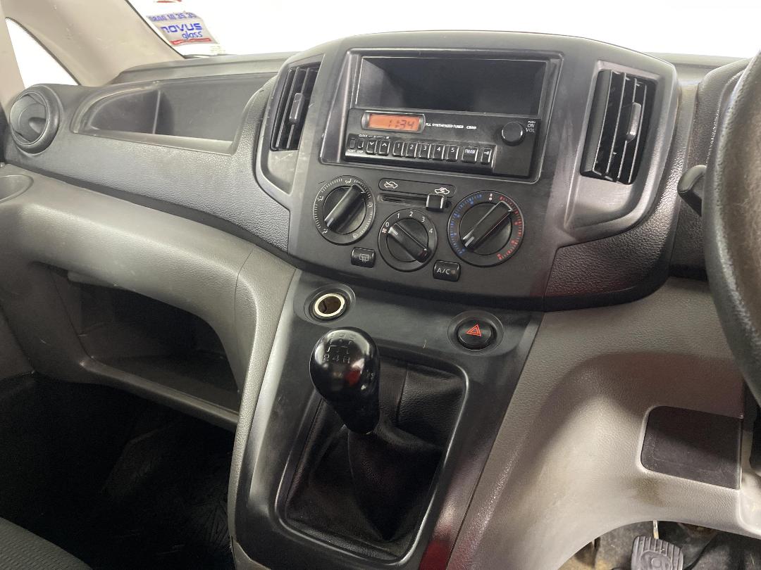 Photo '18' of Nissan NV200 Photo '18' of Nissan NV200