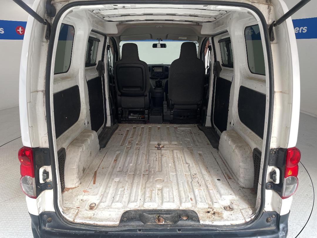 Photo '14' of Nissan NV200 Photo '14' of Nissan NV200