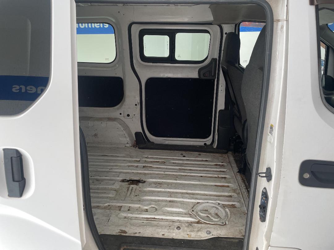 Photo '19' of Nissan NV200 Photo '19' of Nissan NV200