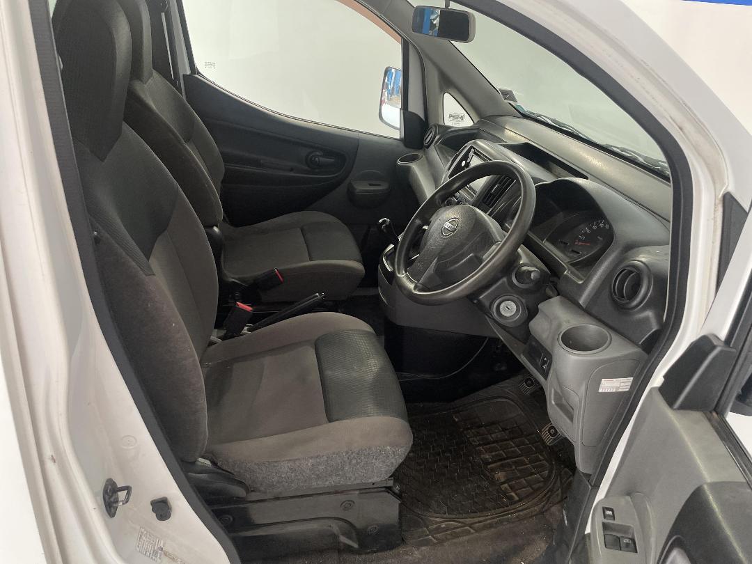 Photo '16' of Nissan NV200 Photo '16' of Nissan NV200