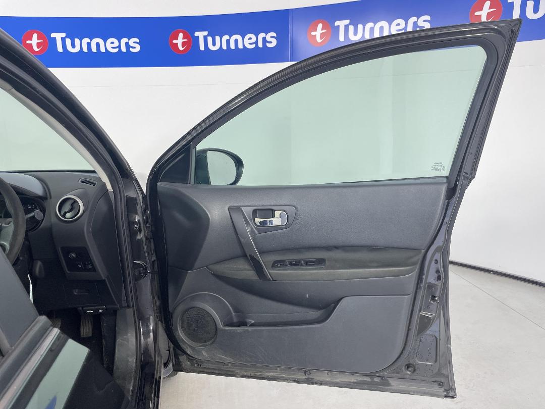 Photo '13' of Nissan Qashqai ST Photo '13' of Nissan Qashqai ST