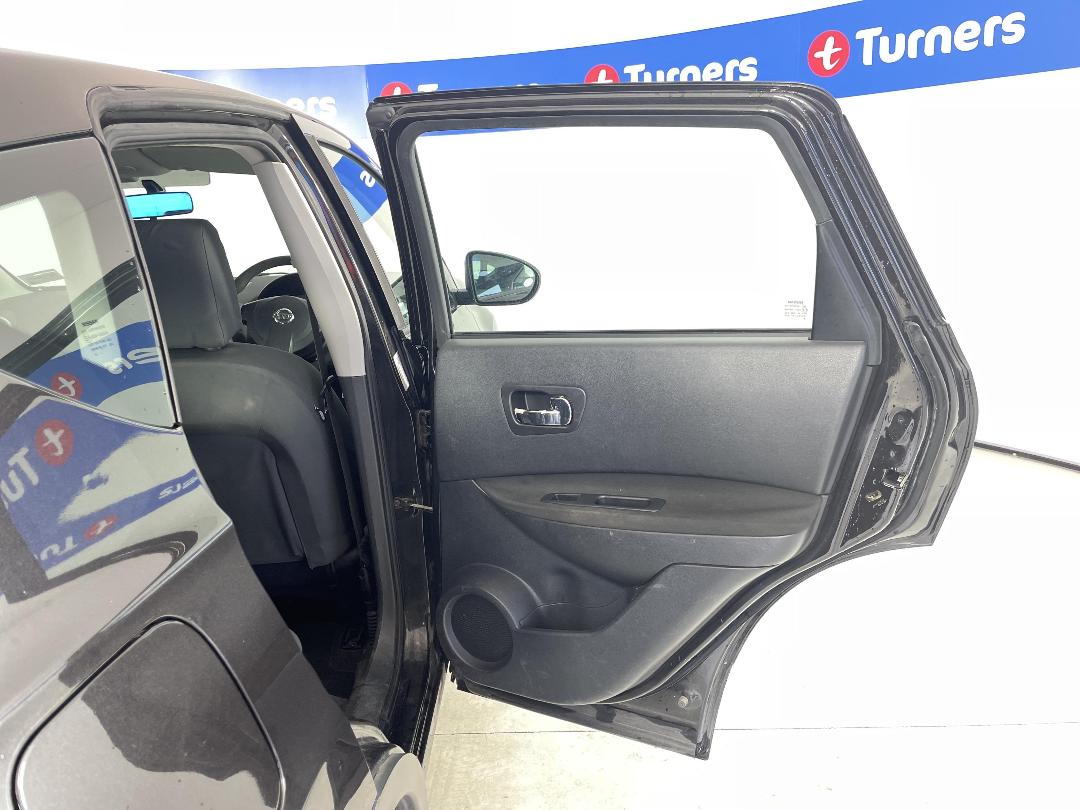 Photo '17' of Nissan Qashqai ST Photo '17' of Nissan Qashqai ST