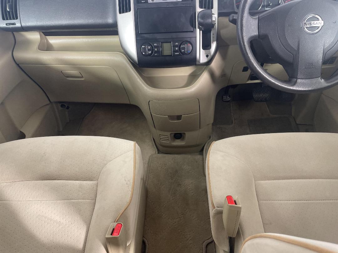 Photo '18' of Nissan Serena