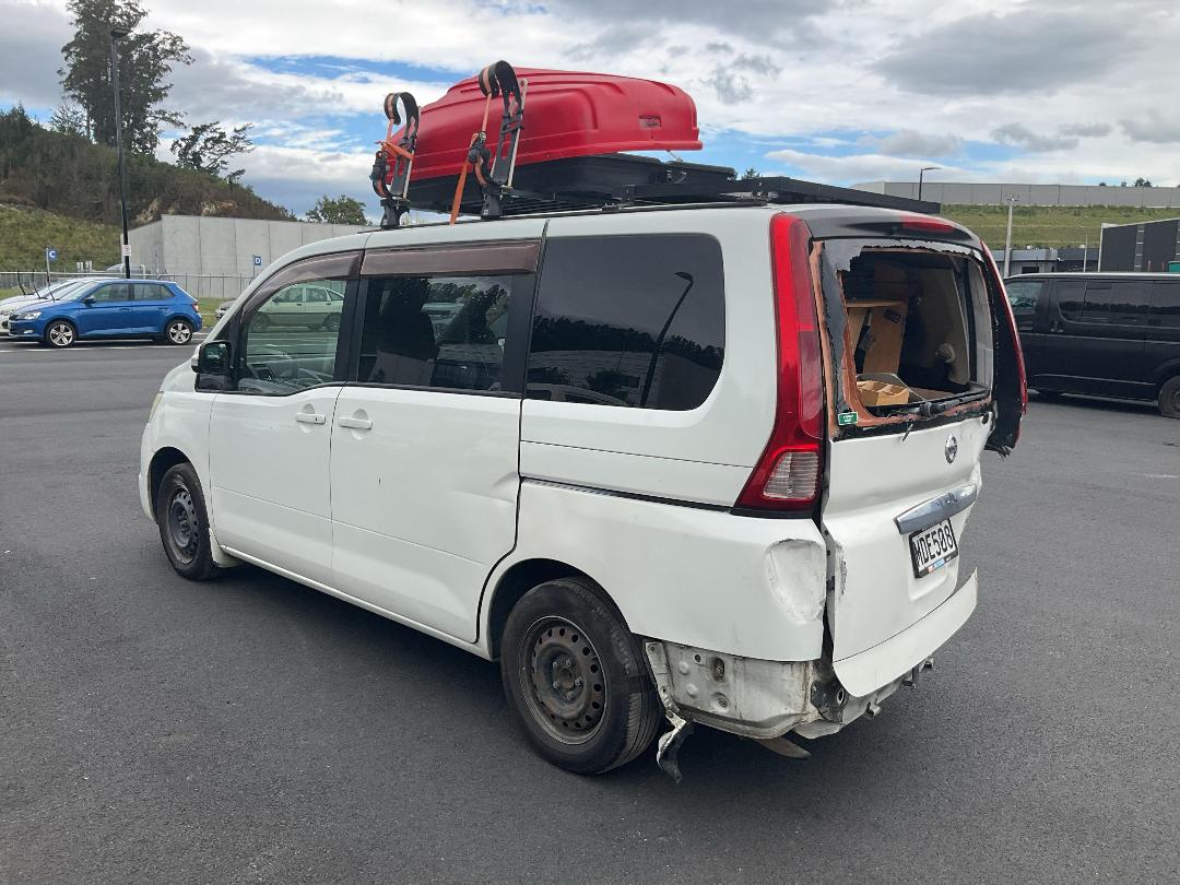 Photo '3' of Nissan Serena