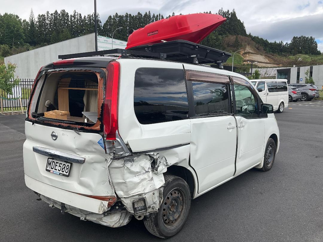 Photo '4' of Nissan Serena