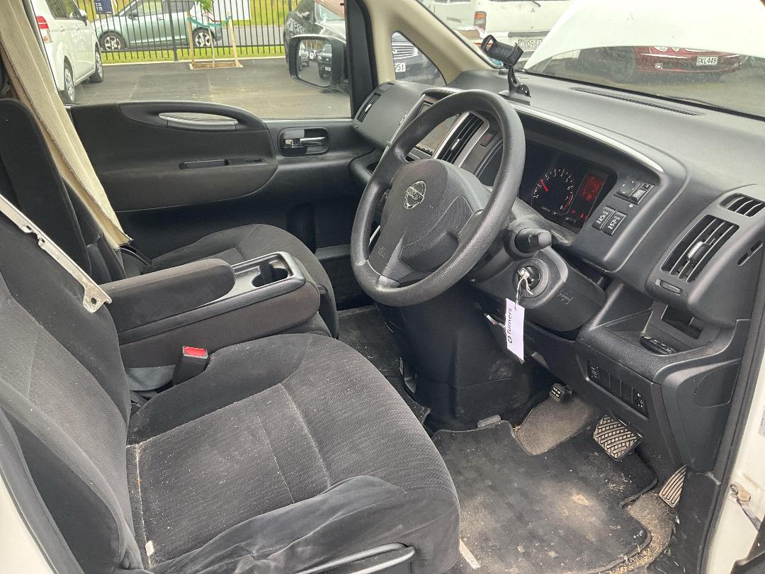 Photo '8' of Nissan Serena