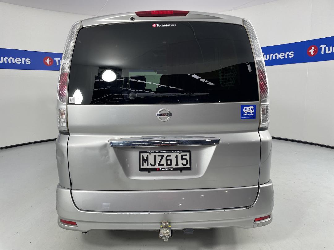 Photo '6' of Nissan Serena Photo '6' of Nissan Serena