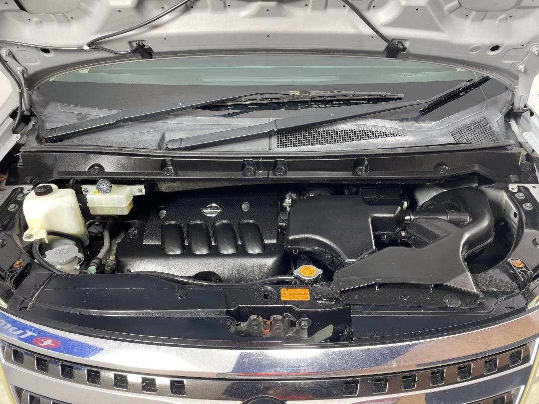 Photo '13' of Nissan Serena Photo '13' of Nissan Serena