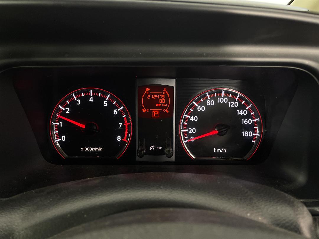 Photo '20' of Nissan Serena Photo '20' of Nissan Serena