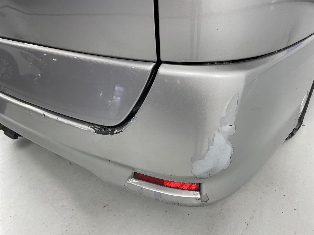 Photo '28' of Nissan Serena Photo '28' of Nissan Serena