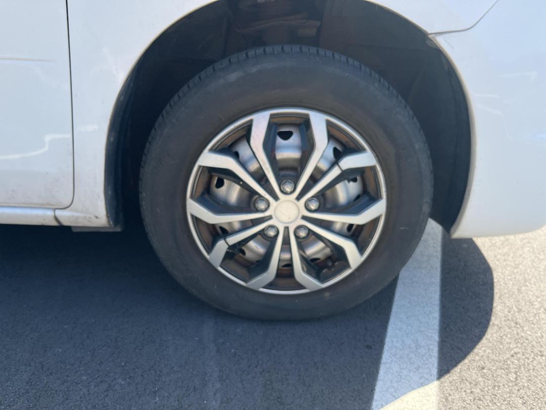 Photo '2' of Nissan Serena Photo '2' of Nissan Serena