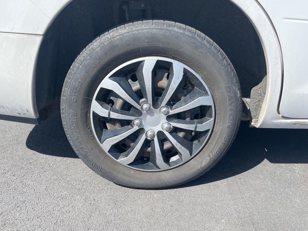 Photo '8' of Nissan Serena Photo '8' of Nissan Serena