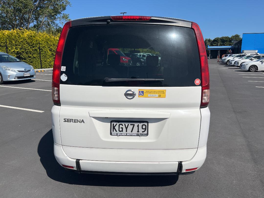 Photo '9' of Nissan Serena Photo '9' of Nissan Serena