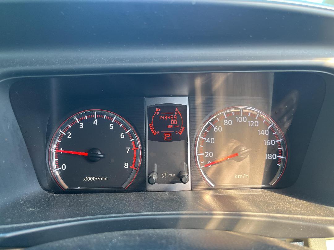 Photo '16' of Nissan Serena Photo '16' of Nissan Serena