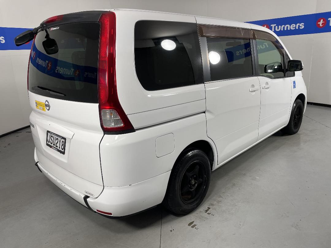 Photo '7' of Nissan Serena