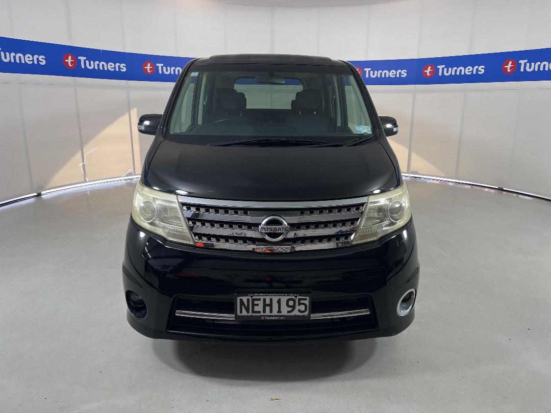 Photo '2' of Nissan Serena