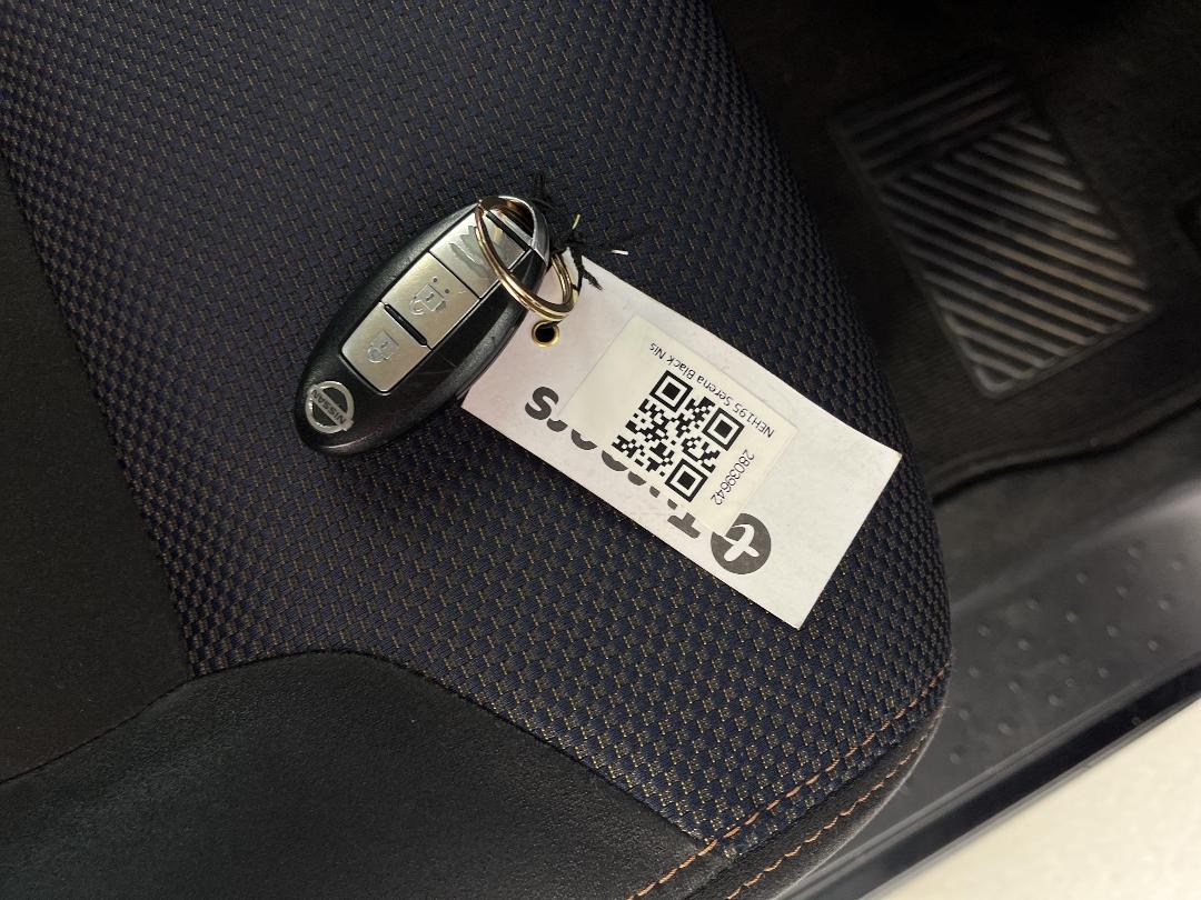 Photo '21' of Nissan Serena