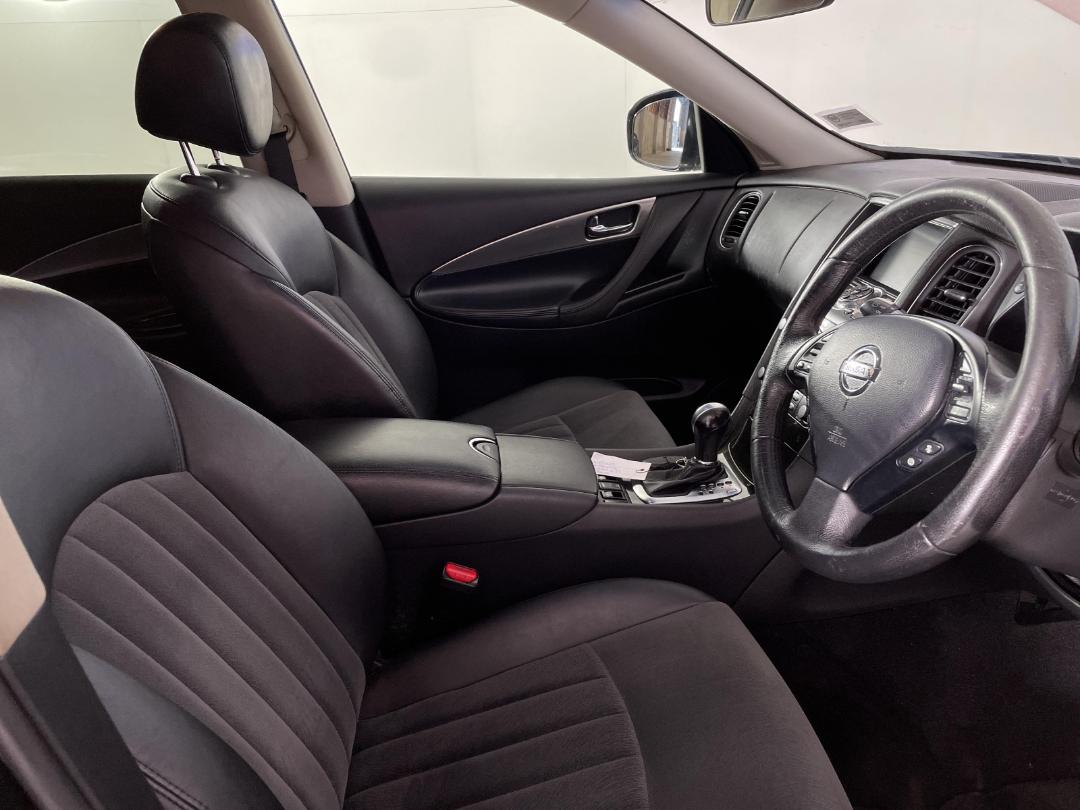 Photo '11' of Nissan Skyline