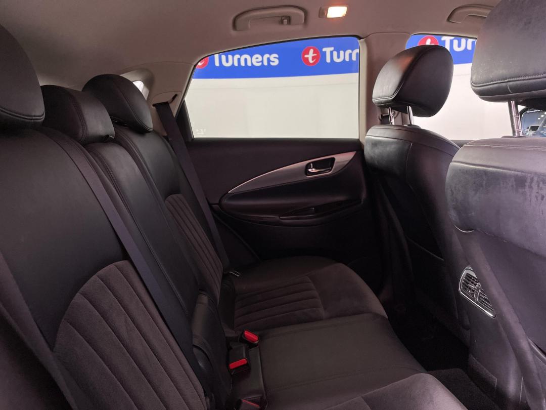 Photo '15' of Nissan Skyline