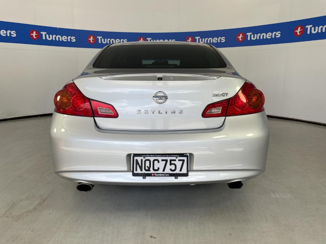 Photo '6' of Nissan Skyline