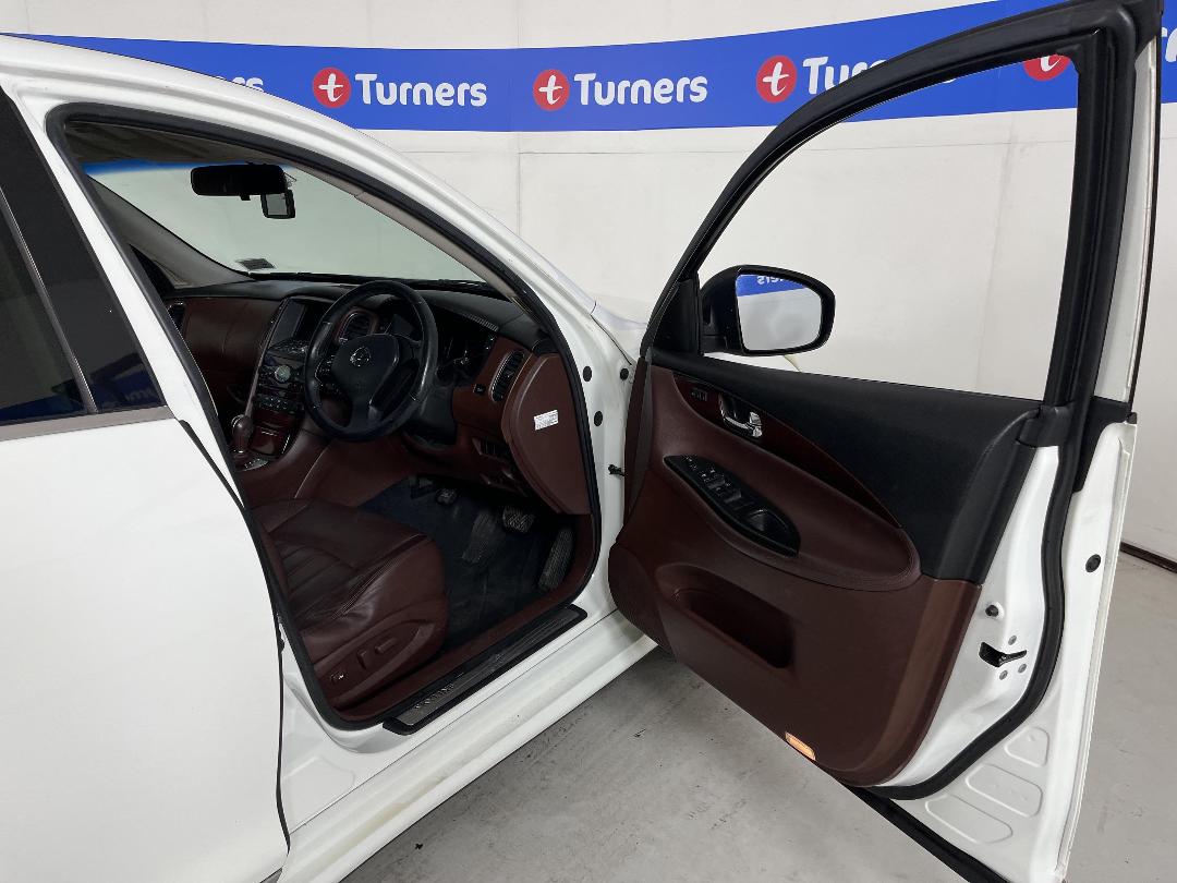 Photo '15' of Nissan Skyline