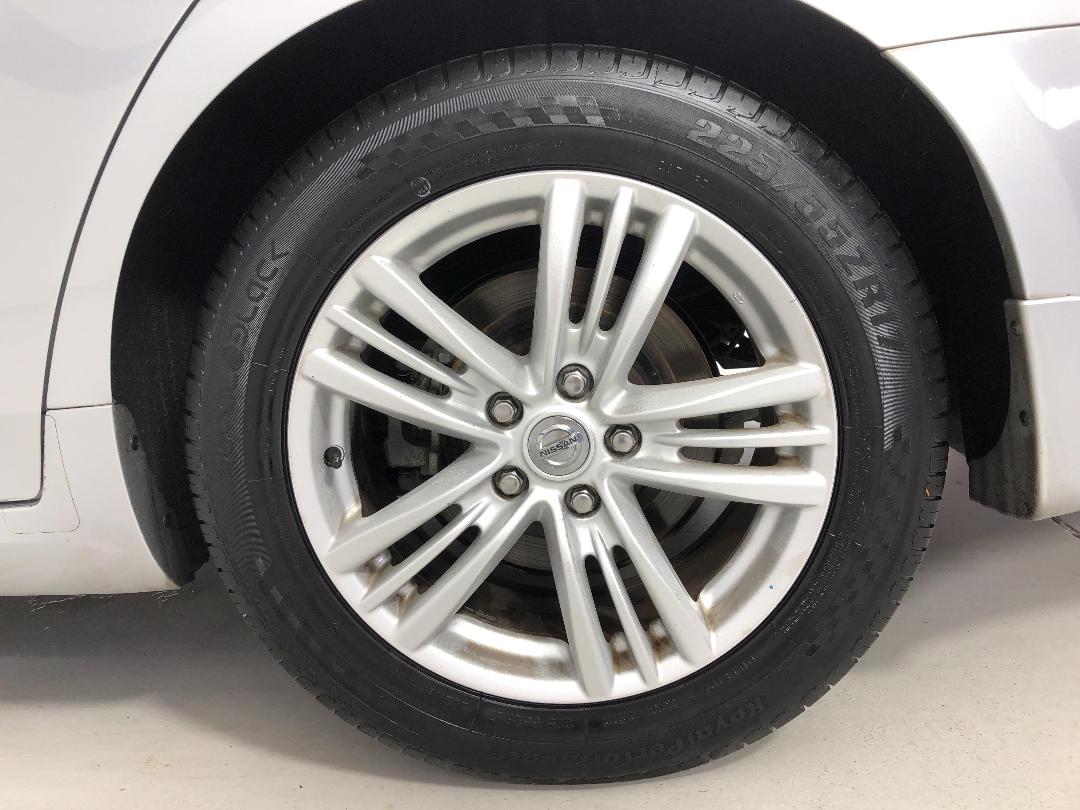 Photo '11' of Nissan Skyline