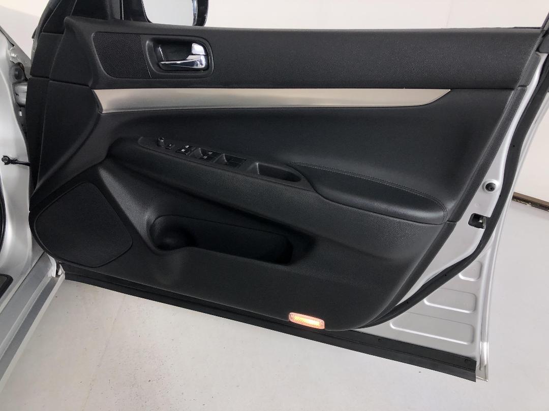 Photo '15' of Nissan Skyline