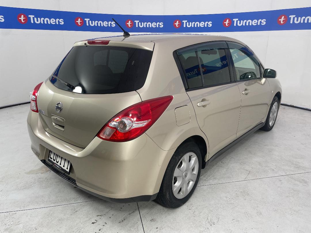 Photo '7' of Nissan Tiida Photo '7' of Nissan Tiida