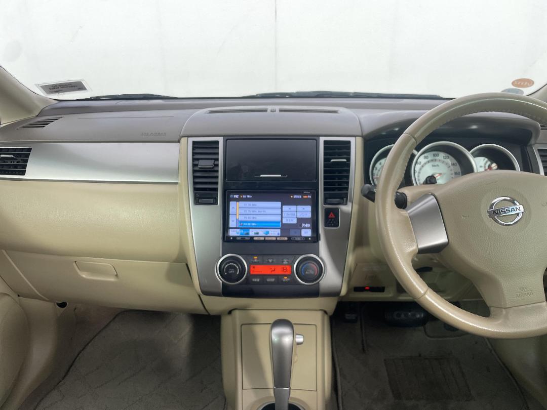 Photo '17' of Nissan Tiida Photo '17' of Nissan Tiida