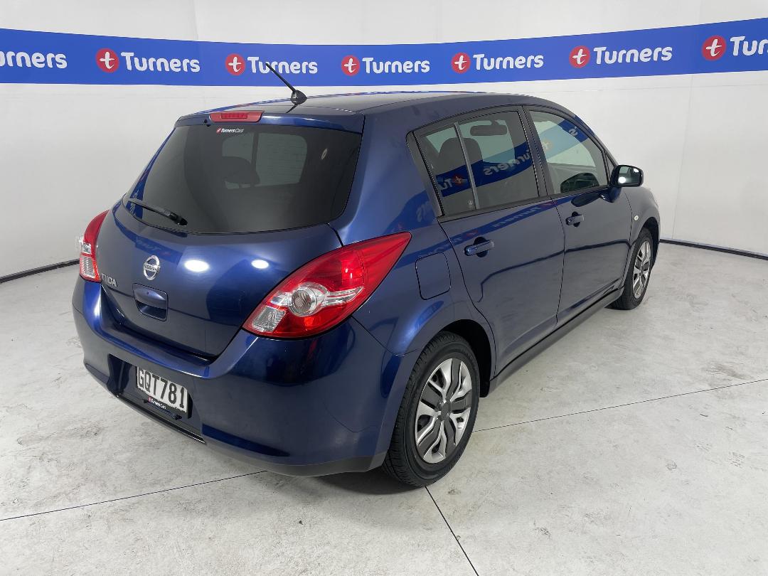 Photo '7' of Nissan Tiida Photo '7' of Nissan Tiida