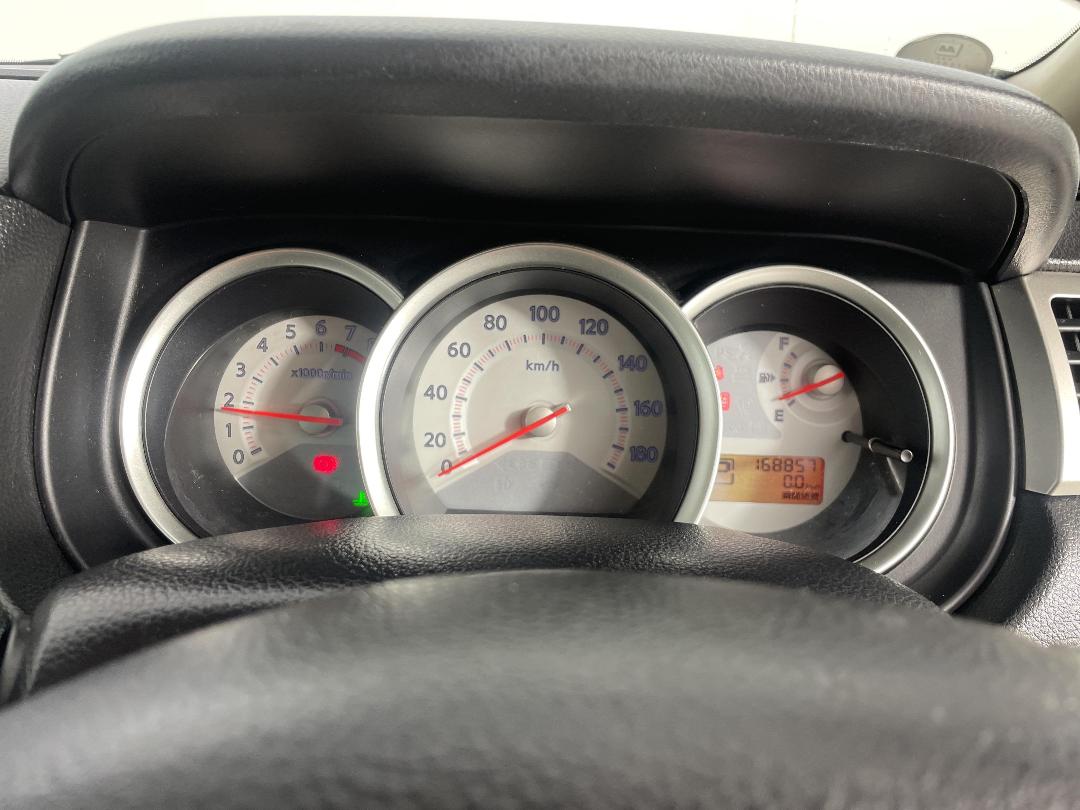 Photo '21' of Nissan Tiida Photo '21' of Nissan Tiida