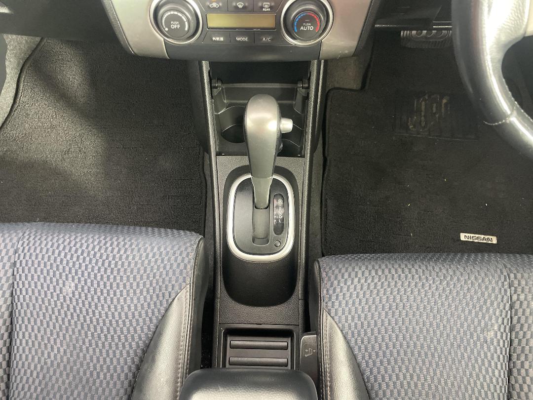 Photo '18' of Nissan Tiida Photo '18' of Nissan Tiida