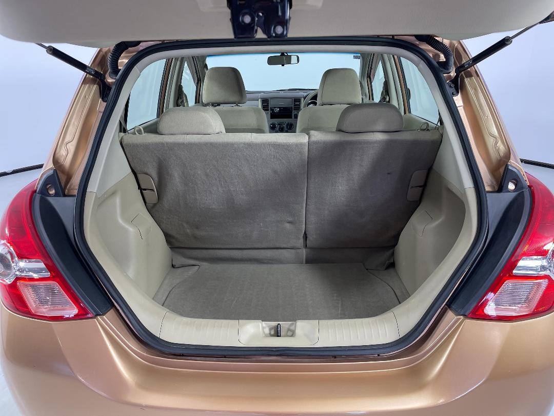 Photo '14' of Nissan Tiida