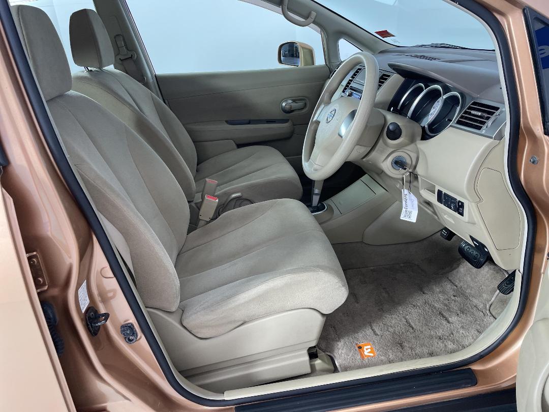 Photo '16' of Nissan Tiida