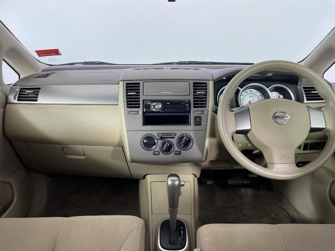 Photo '17' of Nissan Tiida