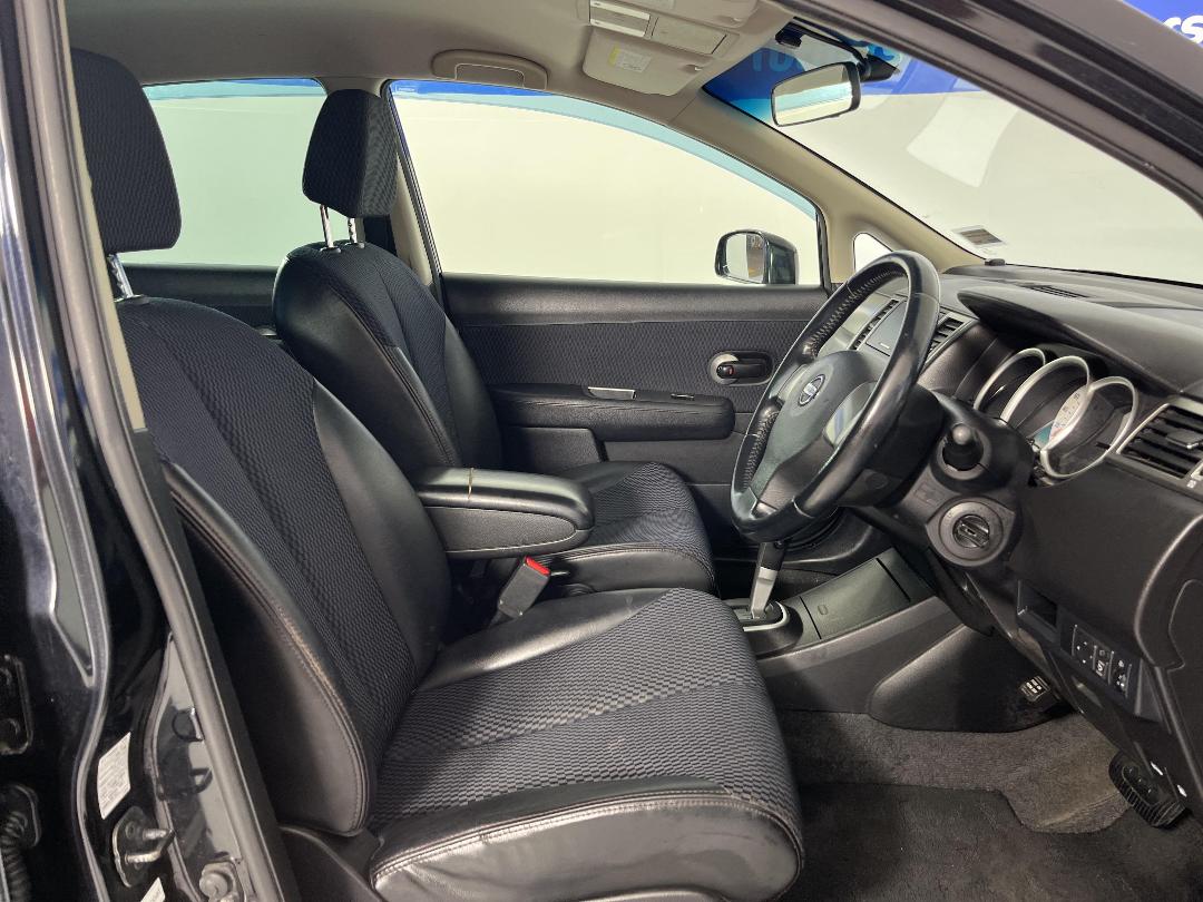 Photo '16' of Nissan Tiida