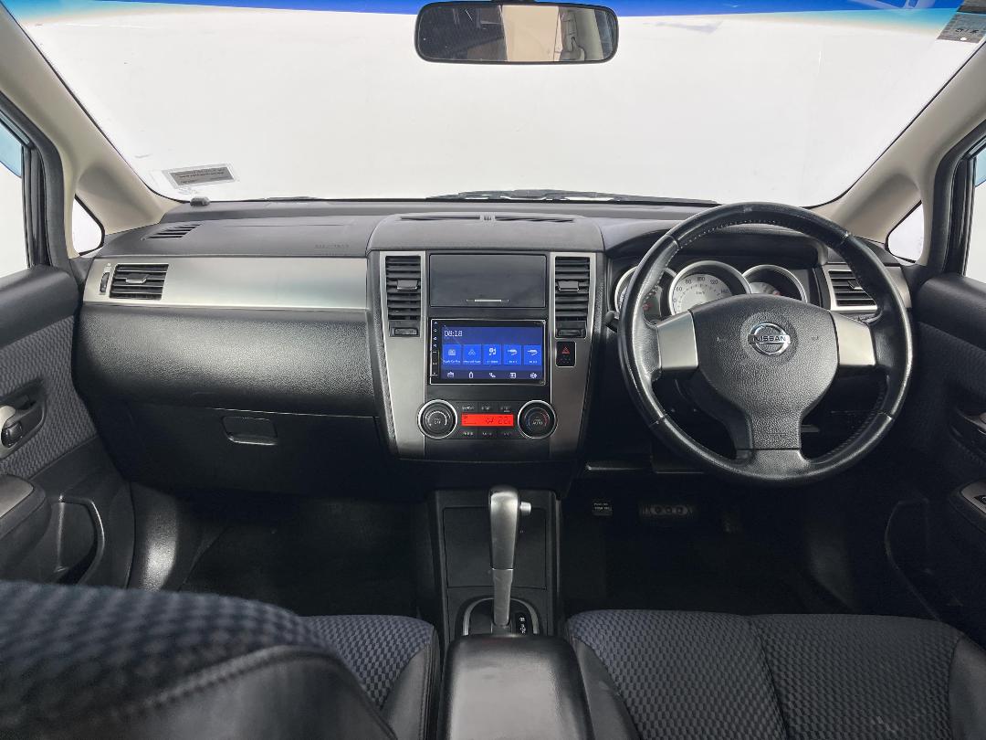 Photo '17' of Nissan Tiida