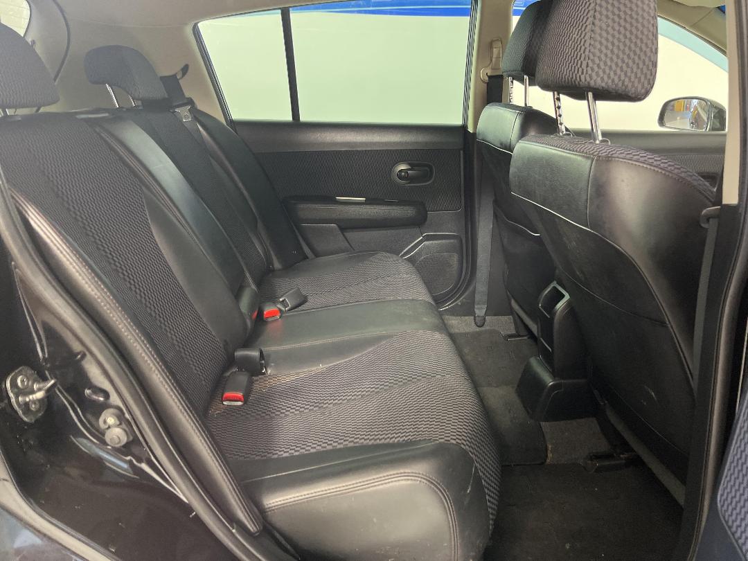 Photo '20' of Nissan Tiida