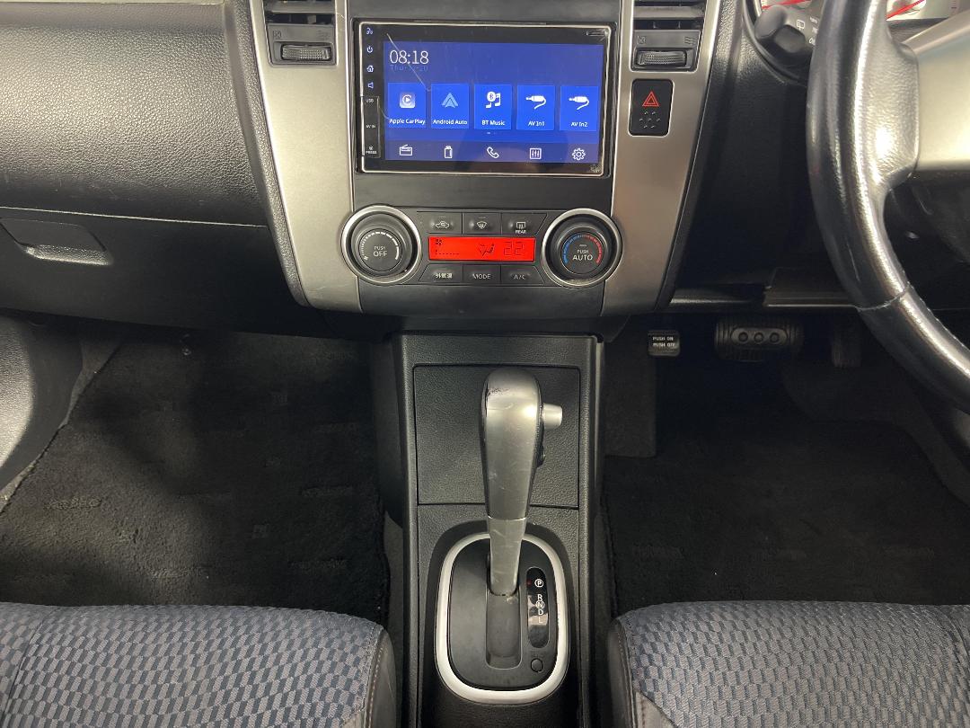 Photo '18' of Nissan Tiida