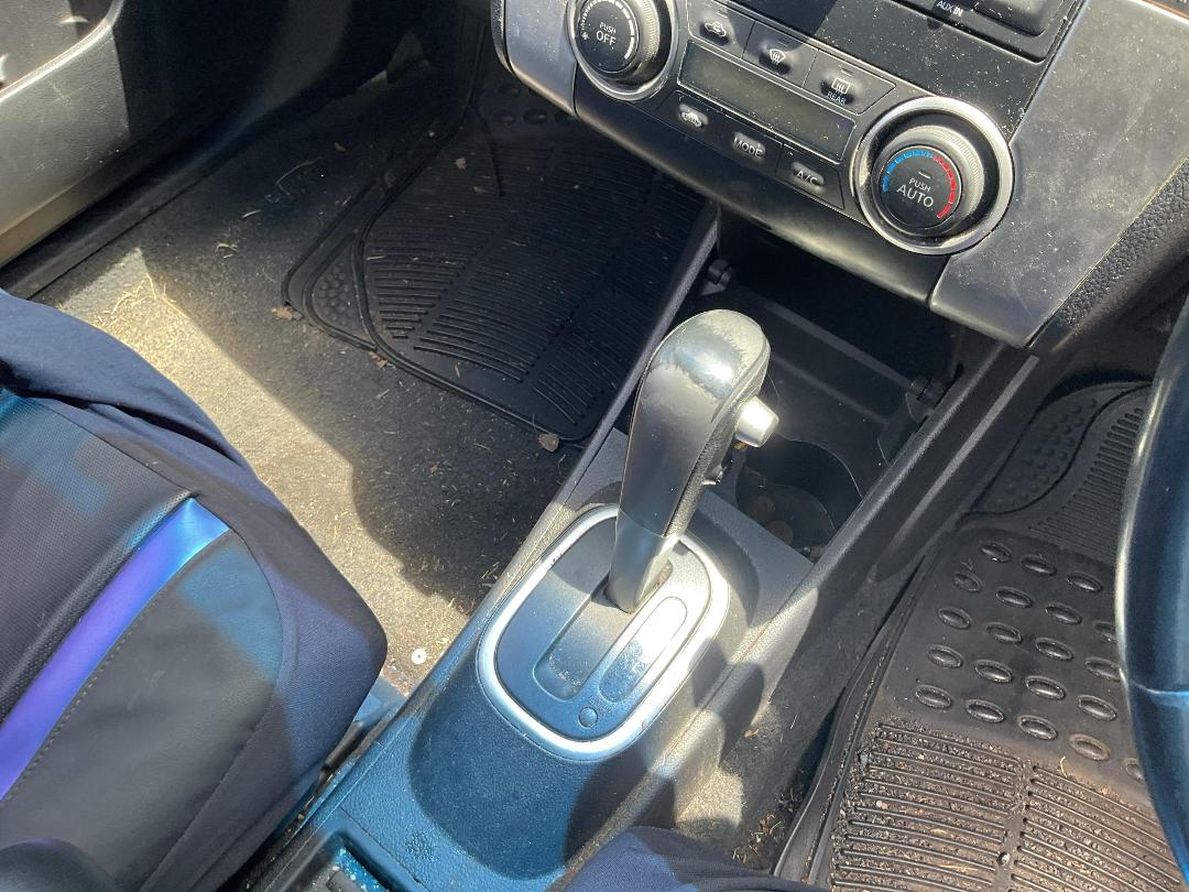 Photo '13' of Nissan Tiida Photo '13' of Nissan Tiida