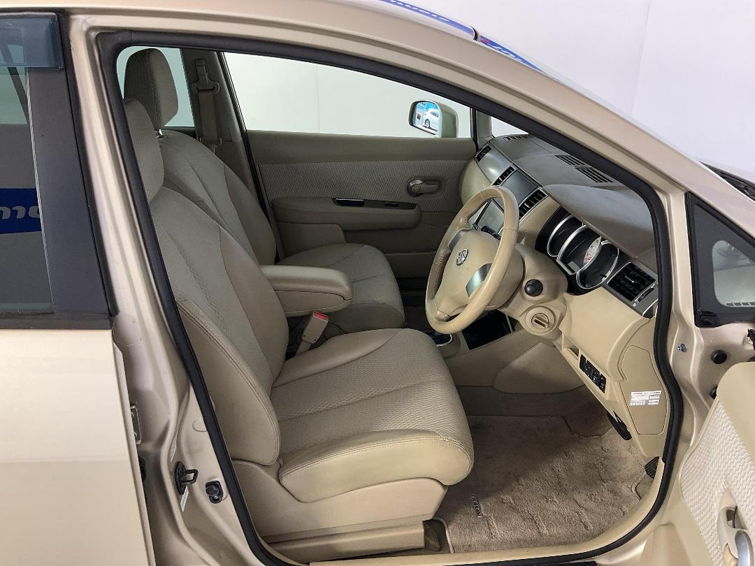 Photo '16' of Nissan Tiida