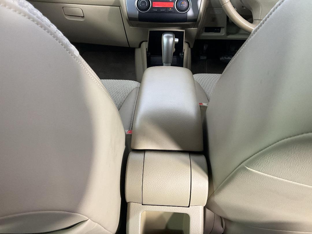 Photo '18' of Nissan Tiida