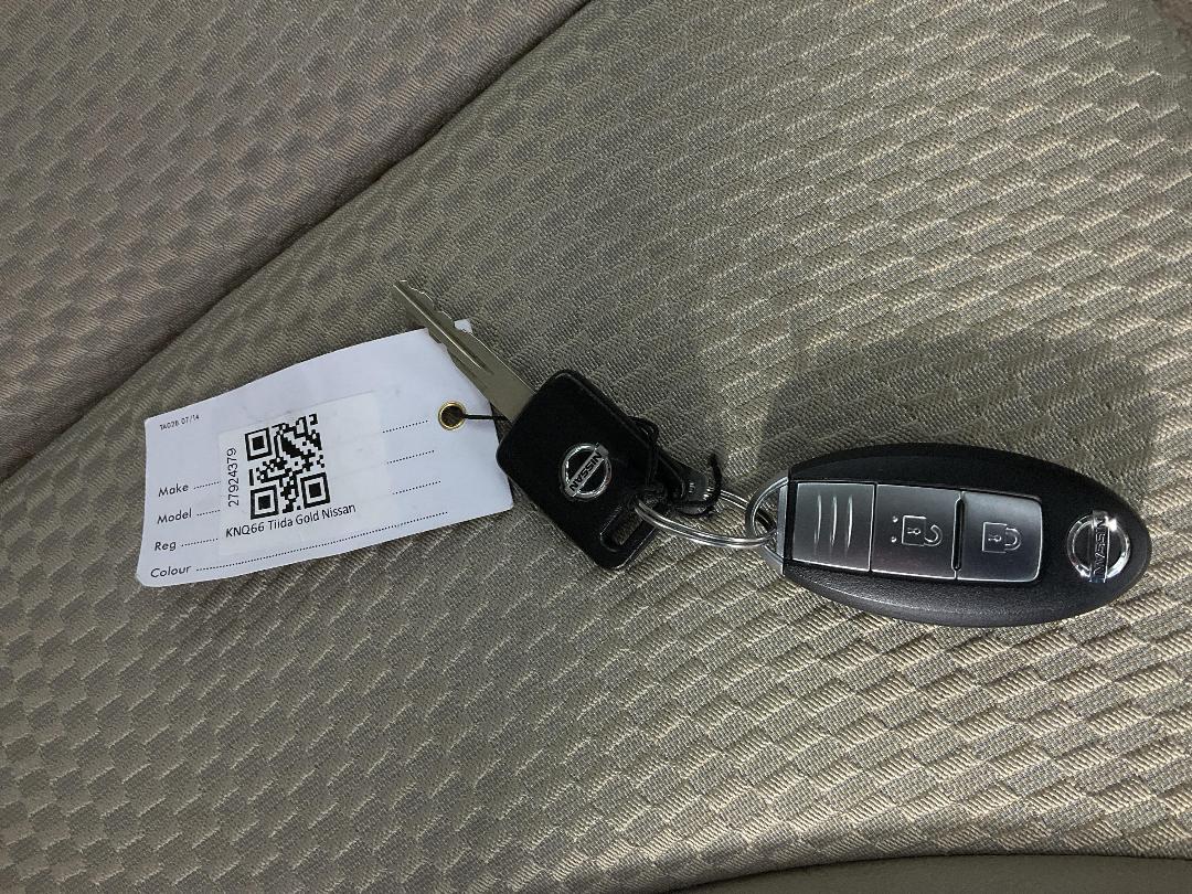 Photo '22' of Nissan Tiida