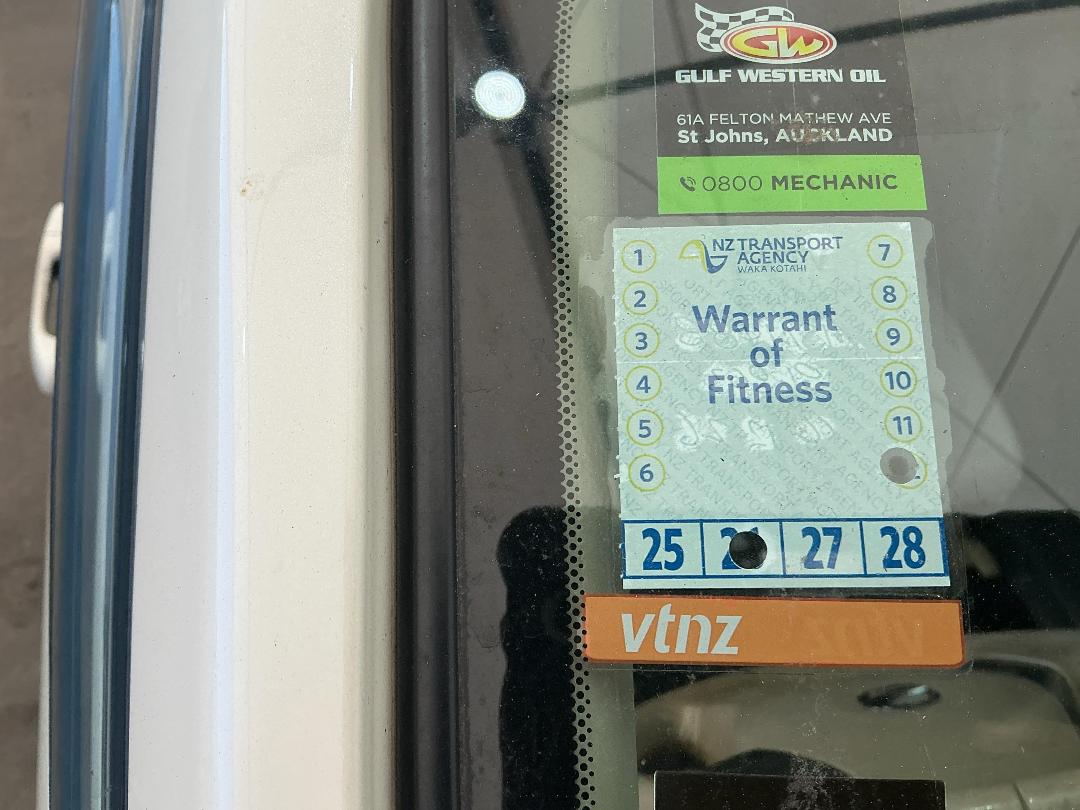 Photo '16' of Nissan Tiida