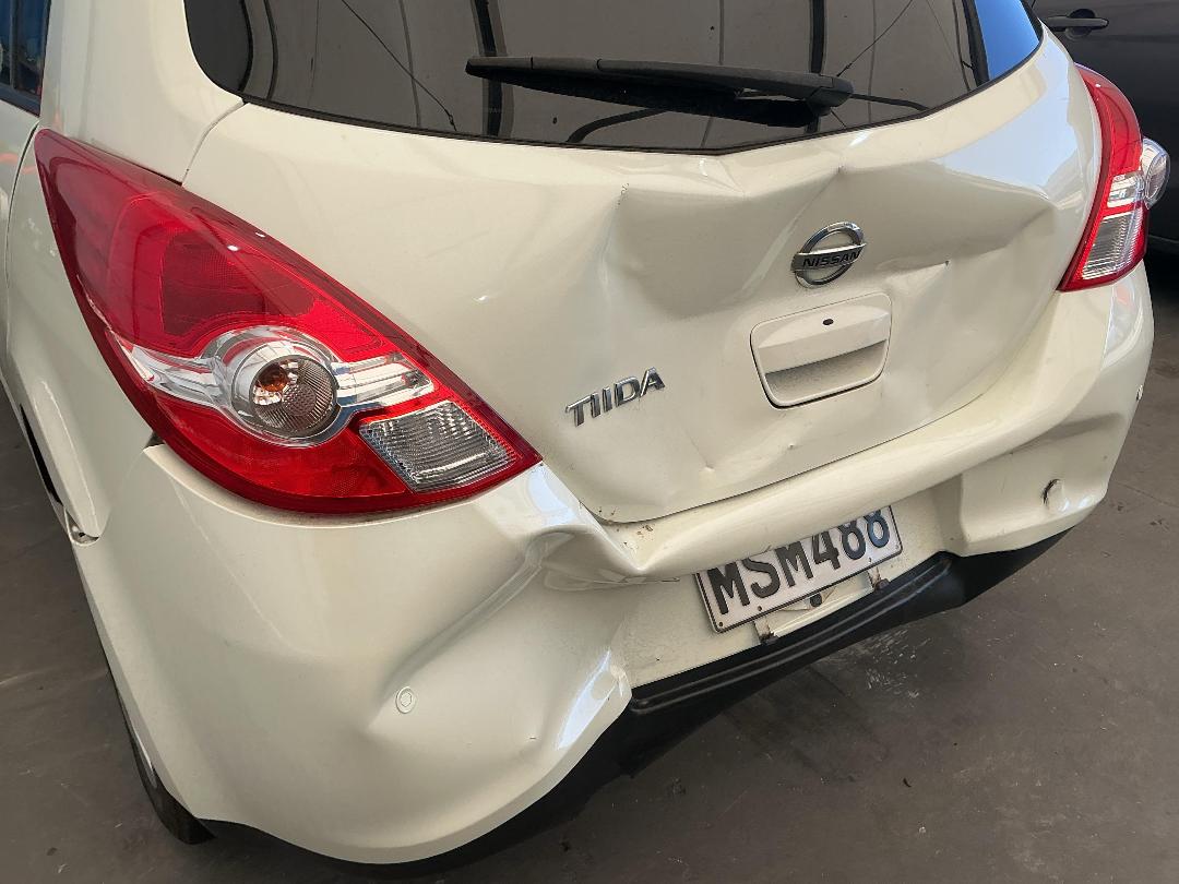 Photo '21' of Nissan Tiida