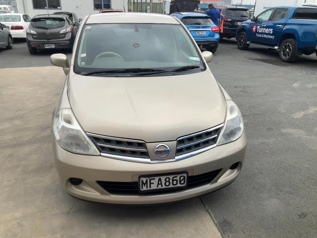 Photo '2' of Nissan Tiida